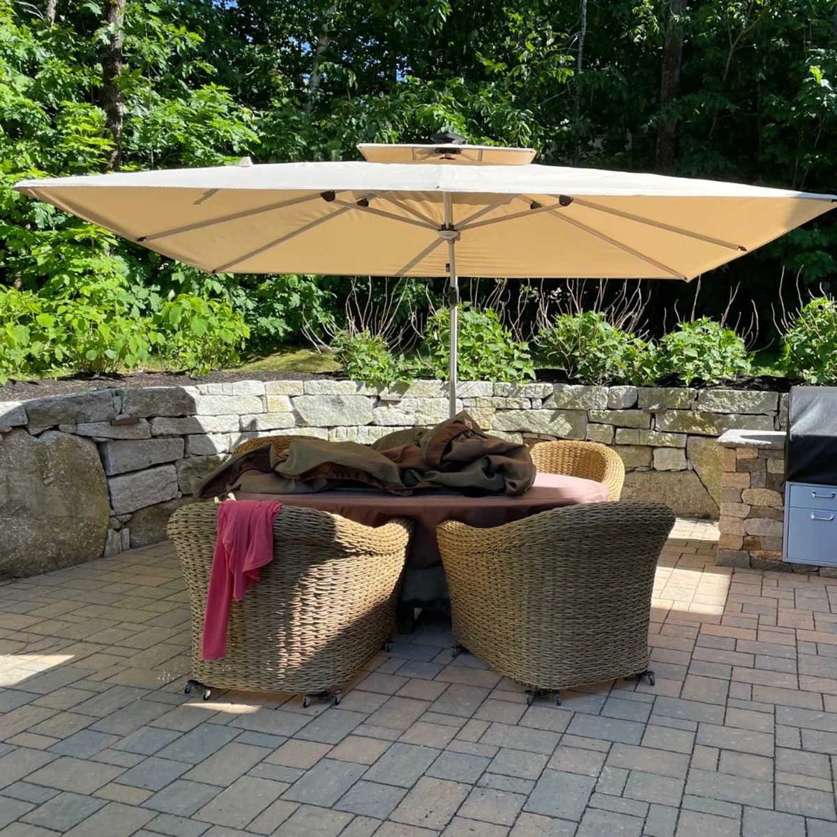Deluxe 3m Square Cantilever Parasol with LED Lights in Beige with Base