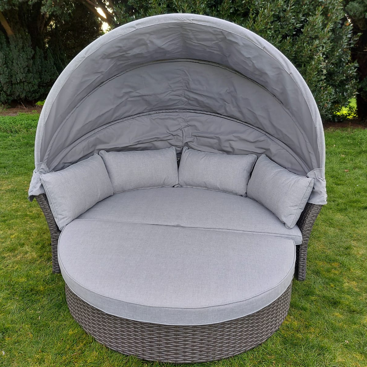 Platinum Day Bed With Canopy