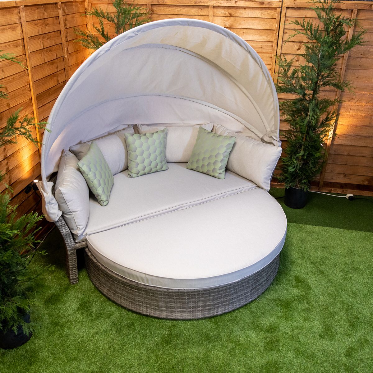 Champagne Day Bed With Canopy