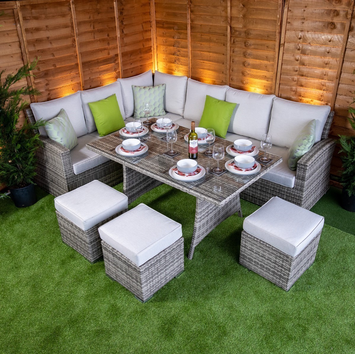 The Benefits of Rattan Furniture: Why It's Worth the Investment