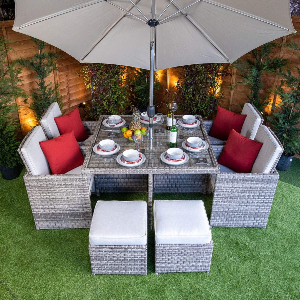 Rattan vs. Wood: Which is the Best Choice for Your Garden Furniture?